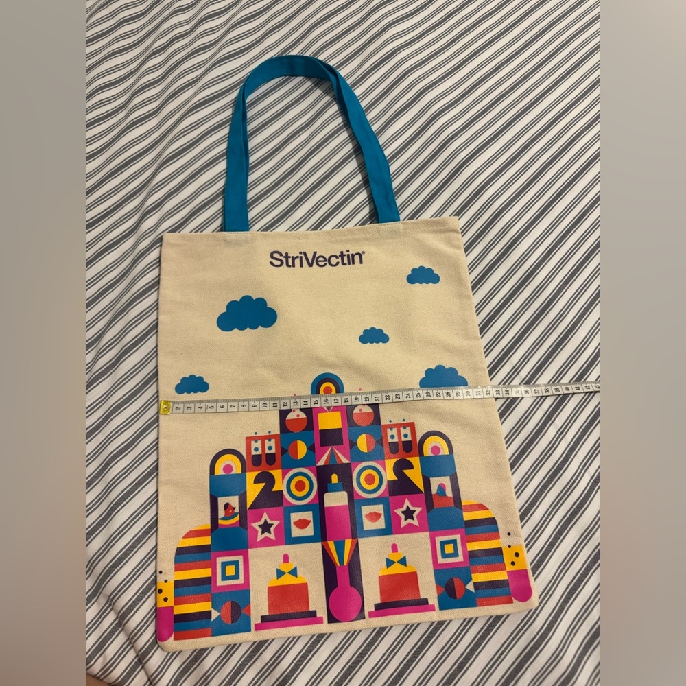 StriVectin Geometric Canvas Tote - Picture 2 of 3